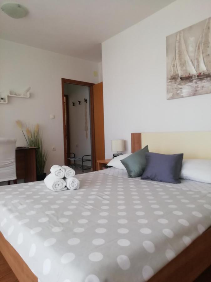 Apartments 4 Me Trogir Exterior photo
