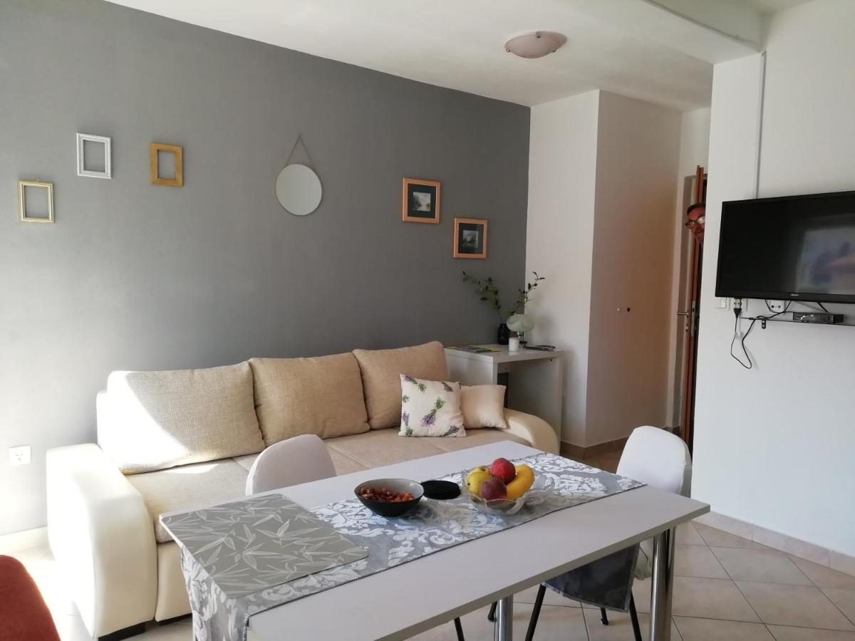 Apartments 4 Me Trogir Exterior photo