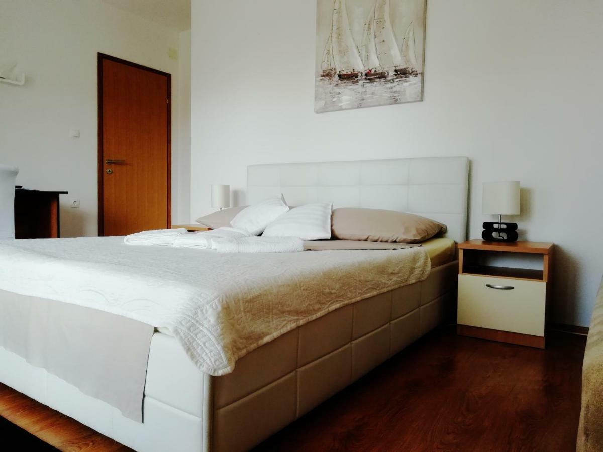 Apartments 4 Me Trogir Exterior photo